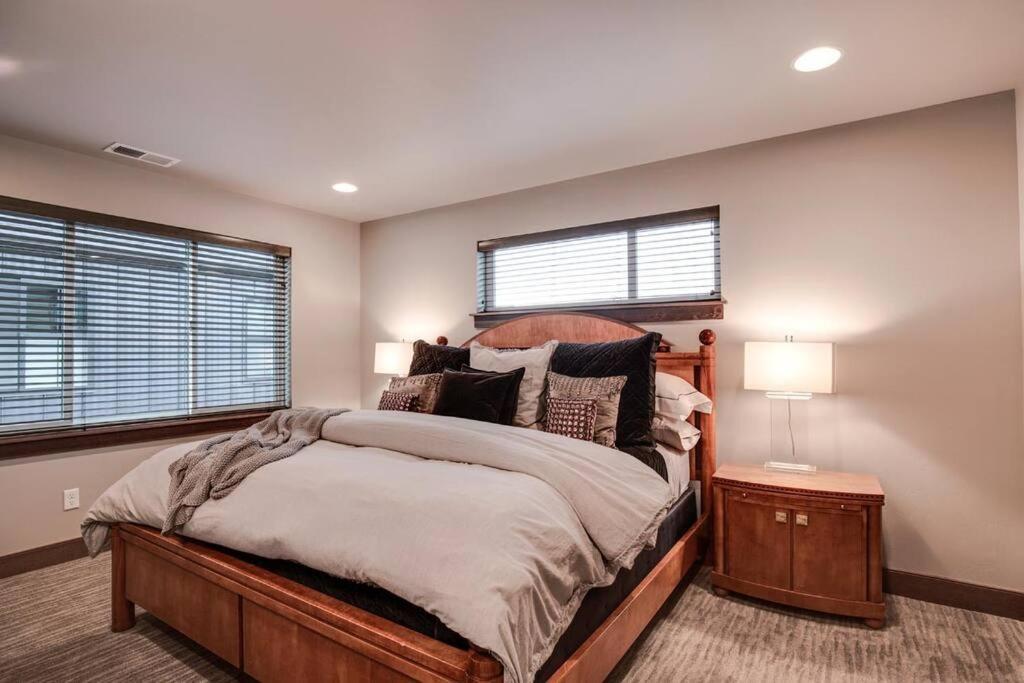 Luxury Townhome On The Park With Bridger Mtn Views 博兹曼 外观 照片