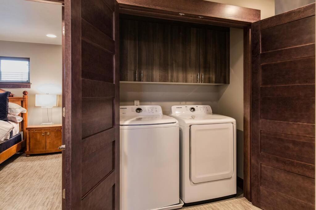 Luxury Townhome On The Park With Bridger Mtn Views 博兹曼 外观 照片